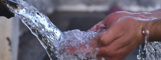 新型水凝胶可在一小时内净化一升水