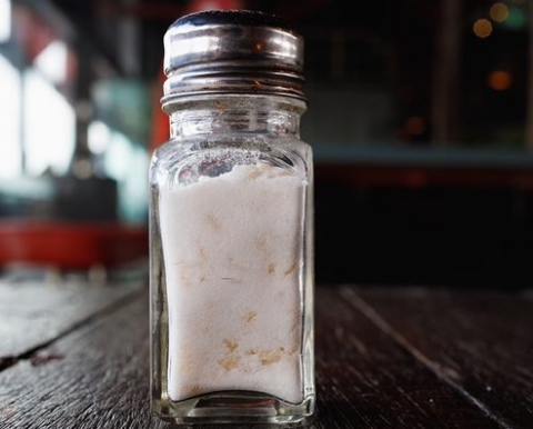 餐厅为什么要把米饭放在盐罐里