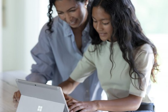 微软正在为低成本Surface笔记本电脑开发Windows 11 SE