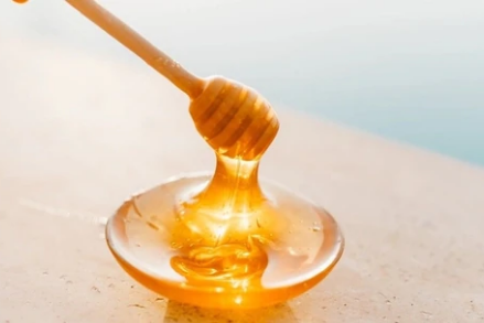 为什么喝蜂蜜加温水对您有害