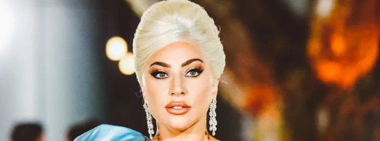 Lady Gaga测试了限量版彩妆系列 