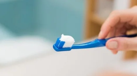 每天刷牙如何保护您免受心脏病 的侵害