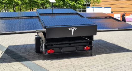 特斯拉在拖车上开发太阳能增程器