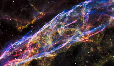来自宇宙深处的令人难以置信的图像由哈勃太空望远镜提供