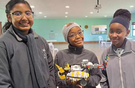 全女孩雷德福之家团队赢得全球机器人大赛