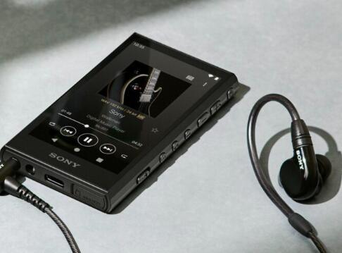 索尼NW-A306和NW-ZX707随身听便携式音频播放器在展出